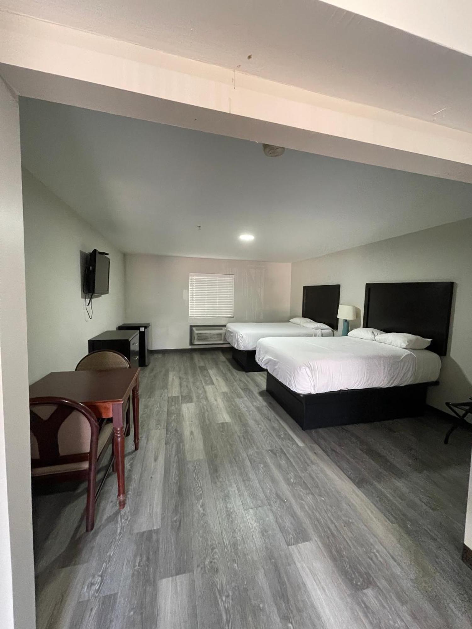 High Falls Inn & Suites Eksteriør billede