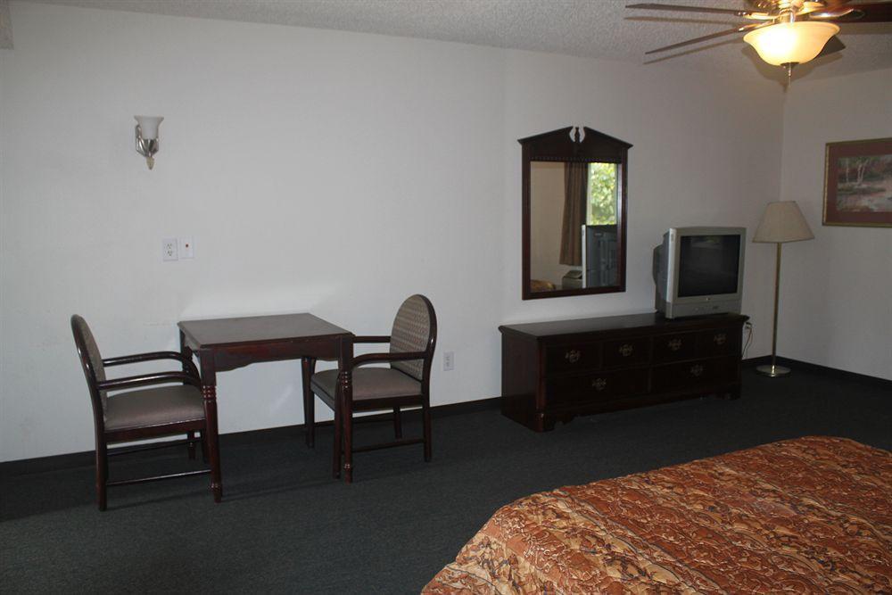 High Falls Inn & Suites Eksteriør billede